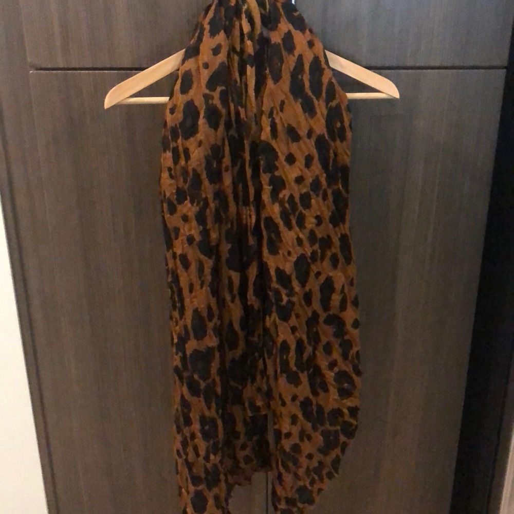 Leopard think blanket scarf